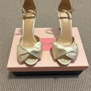 Kate Spade Cream Heels with Elegant Design
